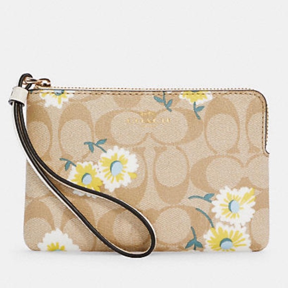 NEW COACH CORNER ZIP WRISTLET - Picture 5 of 5